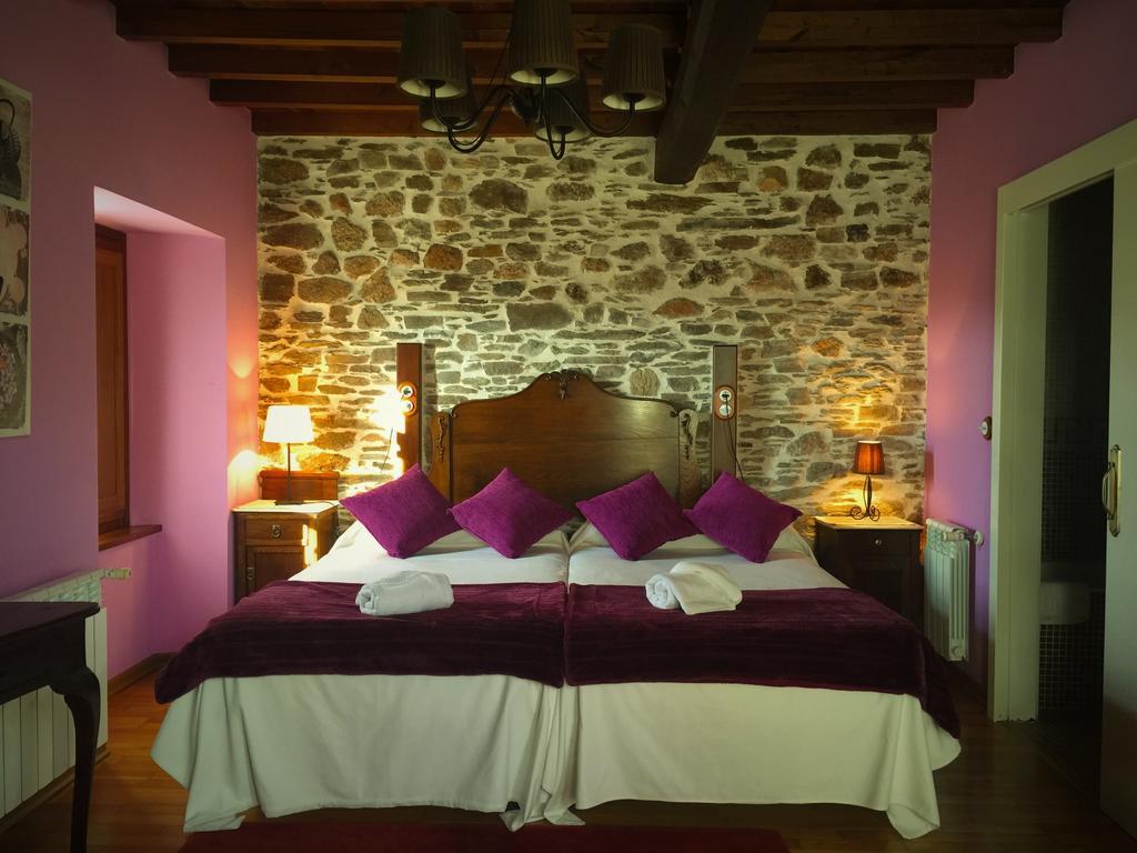 Os Tres Teixos Guest House San Acisclo Екстериор снимка