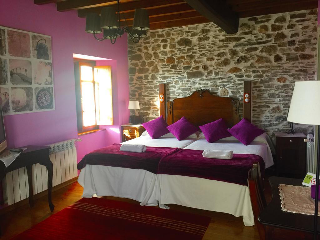 Os Tres Teixos Guest House San Acisclo Екстериор снимка