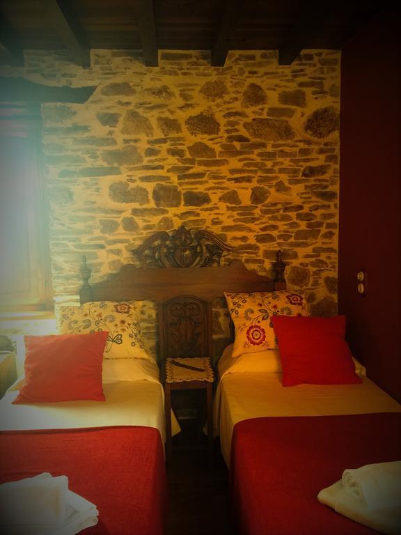 Os Tres Teixos Guest House San Acisclo Екстериор снимка