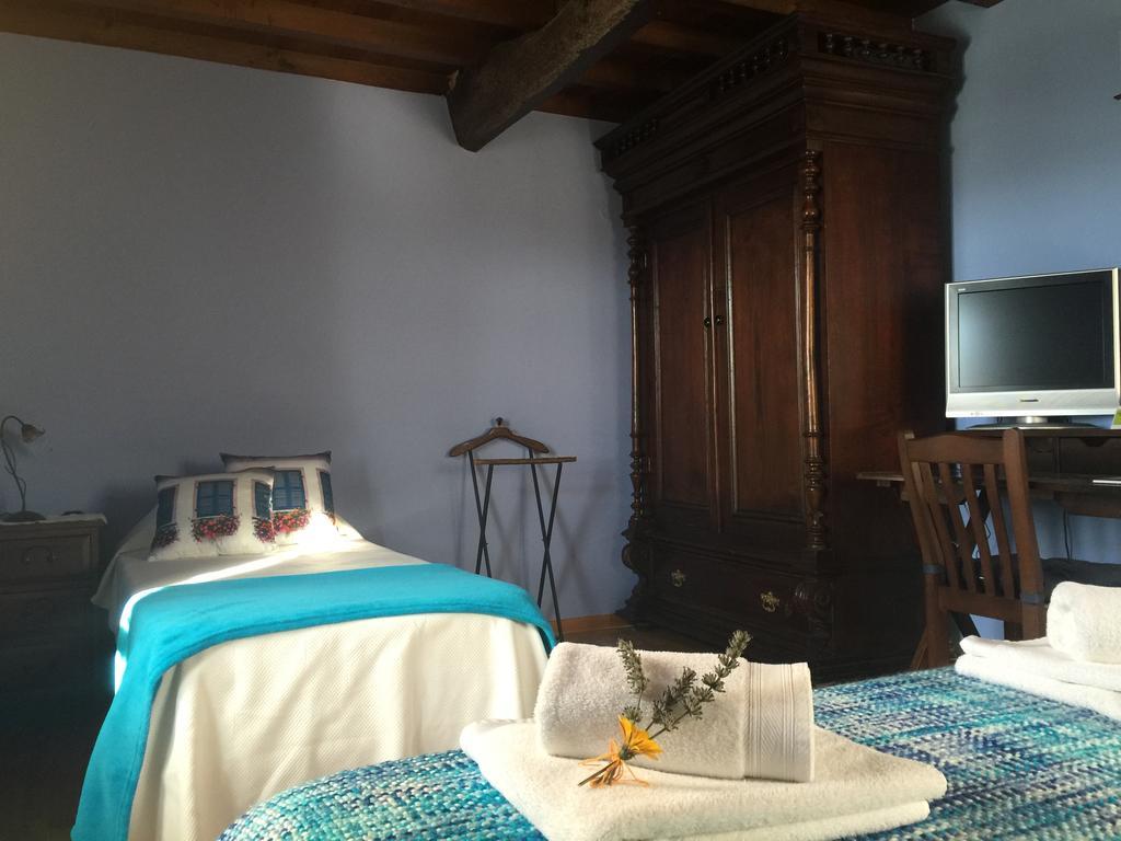 Os Tres Teixos Guest House San Acisclo Екстериор снимка