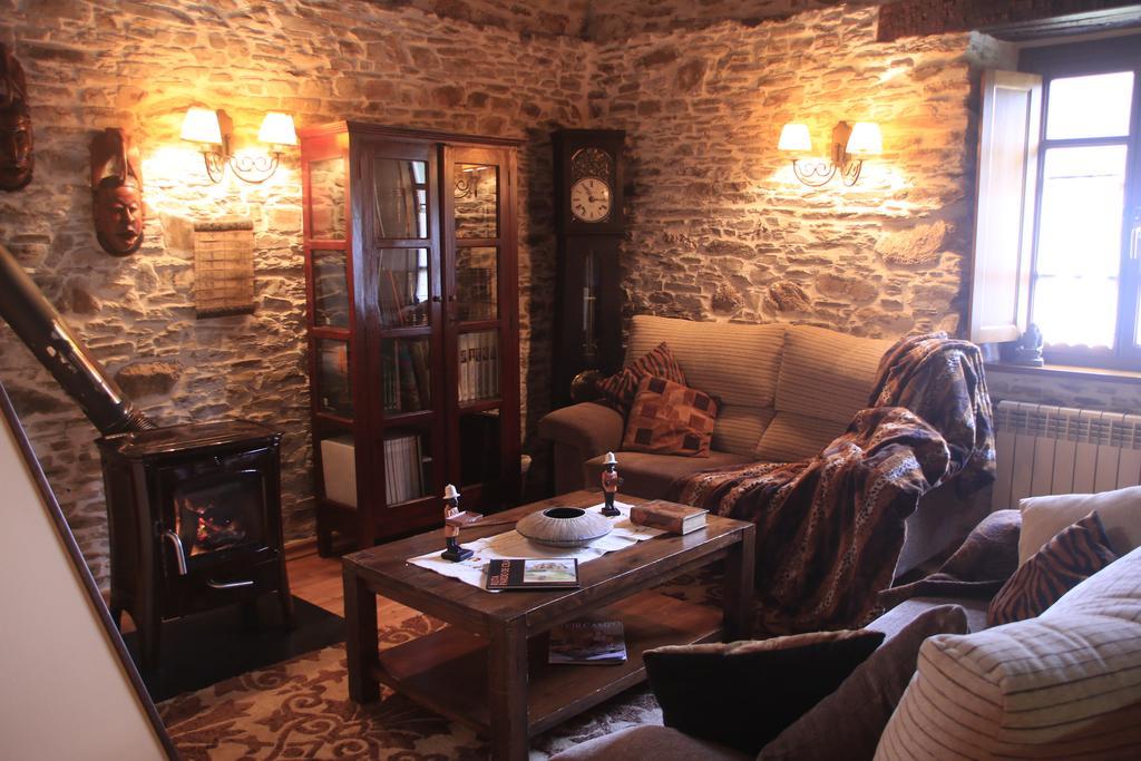 Os Tres Teixos Guest House San Acisclo Екстериор снимка