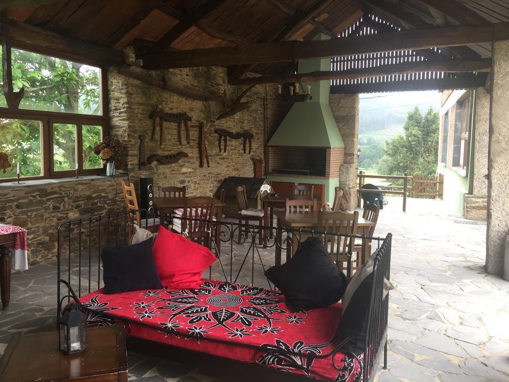 Os Tres Teixos Guest House San Acisclo Екстериор снимка