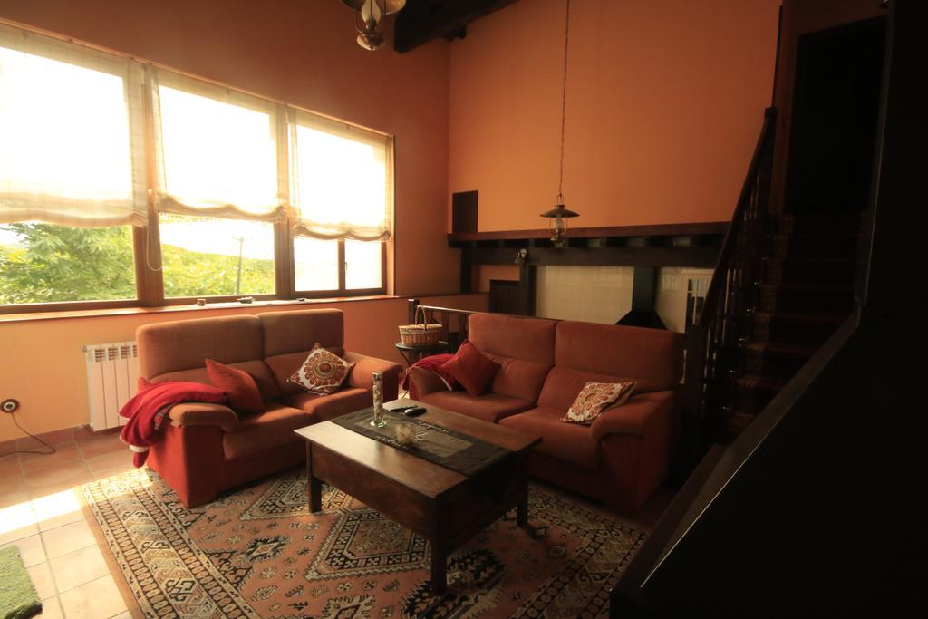 Os Tres Teixos Guest House San Acisclo Екстериор снимка