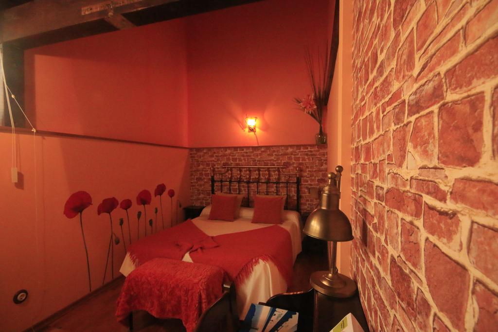 Os Tres Teixos Guest House San Acisclo Екстериор снимка