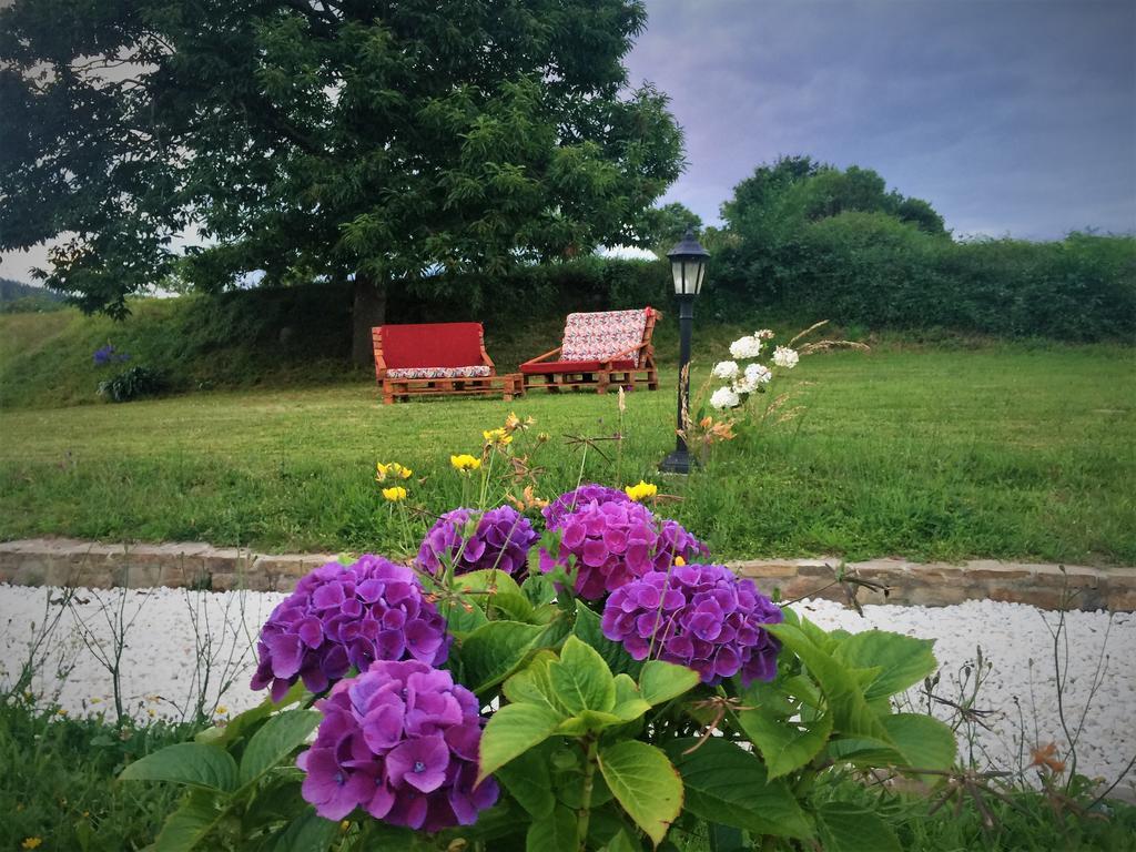 Os Tres Teixos Guest House San Acisclo Екстериор снимка