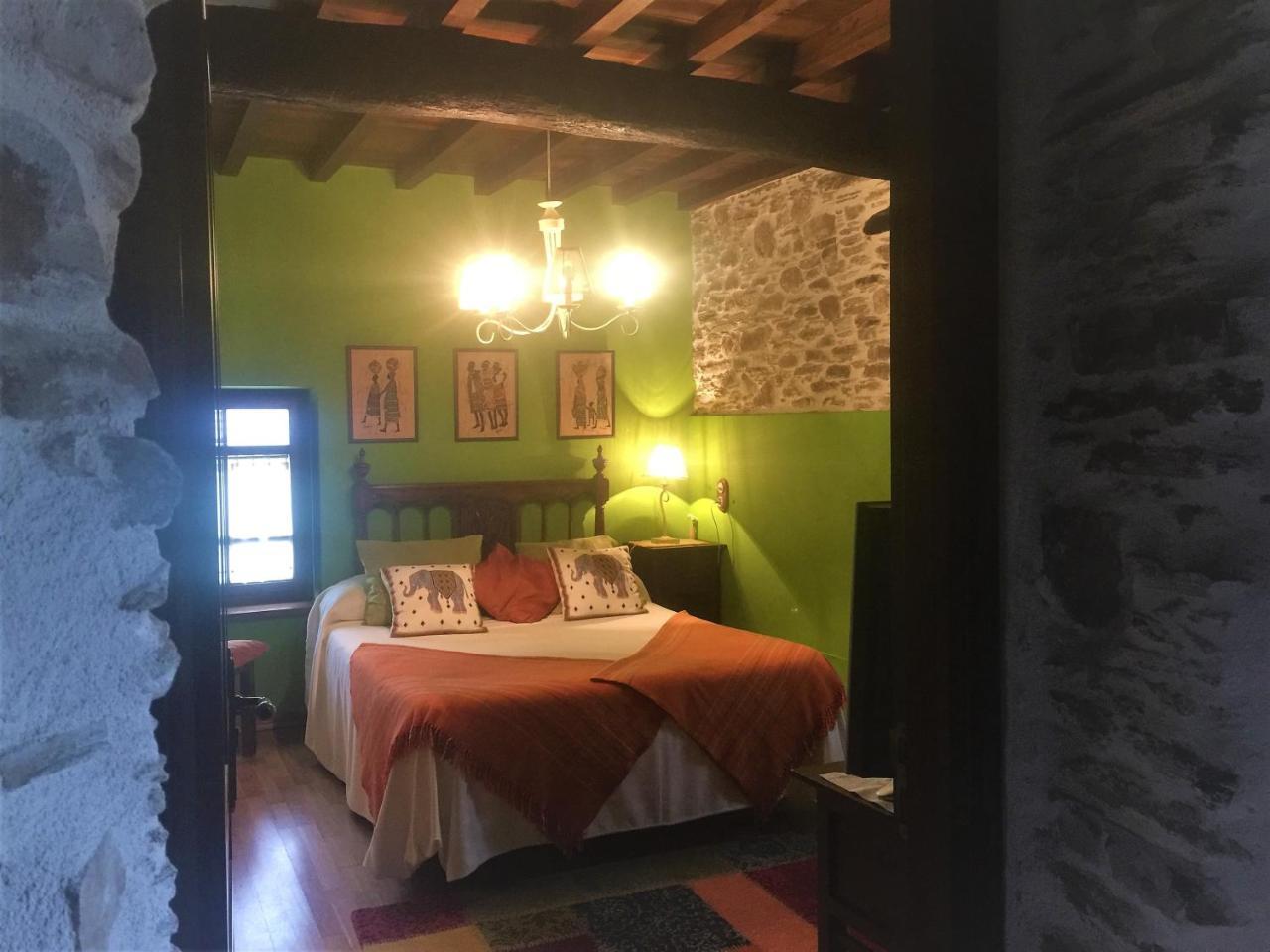 Os Tres Teixos Guest House San Acisclo Екстериор снимка